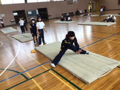 3年体育 マット運動
