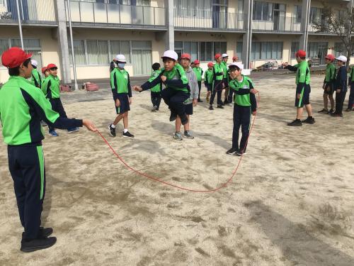 6学年体育「なわとび」