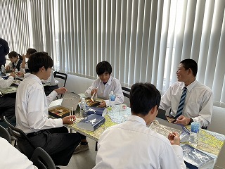 2年生校外学習22「昼食」