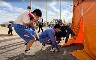 非常ベルが鳴り響く午後、命を守る訓練実施