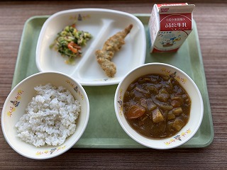 ブロッコリーと赤ピーマンのマリネ