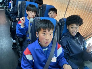 スキー宿泊学習5 関越道 高坂サービスエリアを出発