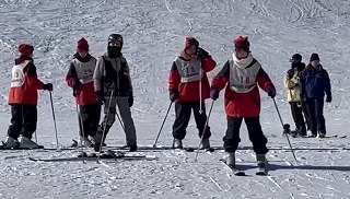 スキー宿泊学習15 動画「ゆるい斜面を」