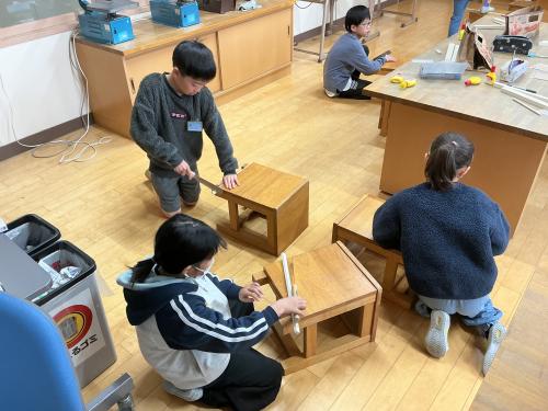 図工 のこぎりザクザク