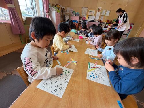 シールぺたぺた🖐💕&英語教室😆