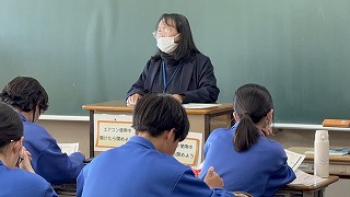 悩んだときは話して ~スクールカウンセラーによる授業~