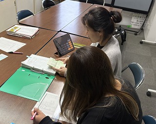 出納帳と通帳を照合 PTA監事が会計監査を実施