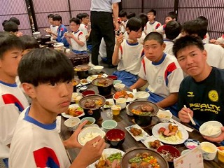 修学旅行19「待ちに待った夕食」1