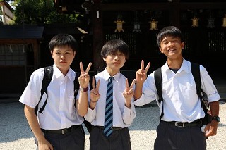 修学旅行84「北野天満宮にて」6