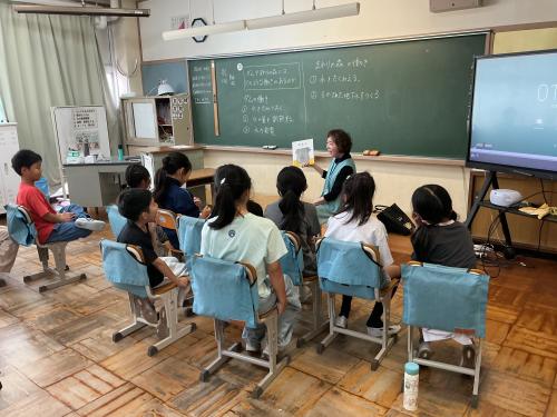 虹の会(高学年)の読み聞かせ