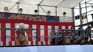 夏祭りの音色響く 新宿神楽保存會がフェスタを彩る
