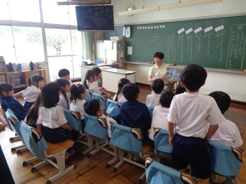 虹の会による読み聞かせ(1~3年)