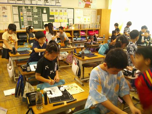 頑張っている小絹っ子たち!!(o^―^o)