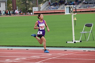 たつのこフィールドに歓声響く 男子100m、女子800mで健闘見せた若き俊英たち