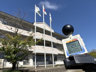 久しぶりの晴れ間は「危険な暑さ」