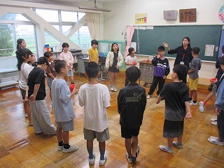 9月29日 学校の好きな場所はどこかを相手に聞いて、それに答えてみよう!(全学年)