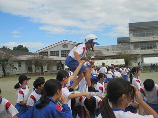 体育祭前日の2年生学年練習 どの団も真剣