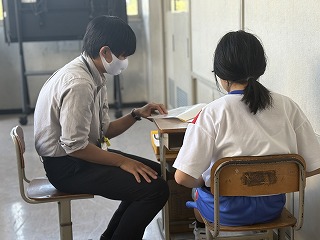 よさや努力を一人一人に伝えながら